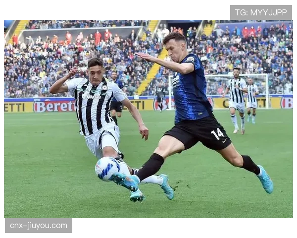 尤文图斯62%控球难掩进攻低效 空有场面优势却遭科莫反击制胜 尤文图斯62%控球难掩进攻低效 空有场面优势却遭科莫反击制胜